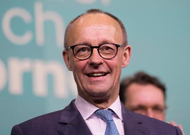 Merz vuole abolire il tetto delle 8 ore lavorative: "bisogna lavorare di pi&ugrave;"; la UE getta ancora una volta la maschera