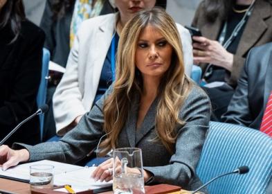 Iran, l'imbarazzante discorso di Melania Trump all'Onu: "Usa vicini ai bambini" ma non cita strage in scuola di Minab e Gaza - VIDEO