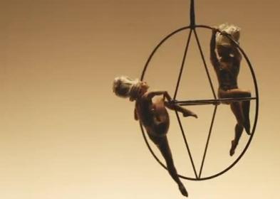 "Titiz&egrave;", a Roma lo spettacolo tra sorprese, sogni e acrobazie