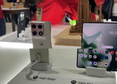 MWC, Motorola: un nuovo pieghevole e la partnership con la FIFA