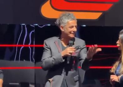 Fiorello irrompe a evento per 50 anni Tg2: "Io ricordo, ho un'et&agrave;"