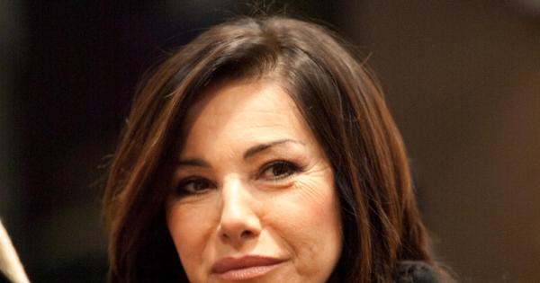 Chi è Emanuela Folliero, marito, figli, età oggi, altezza, vita privata