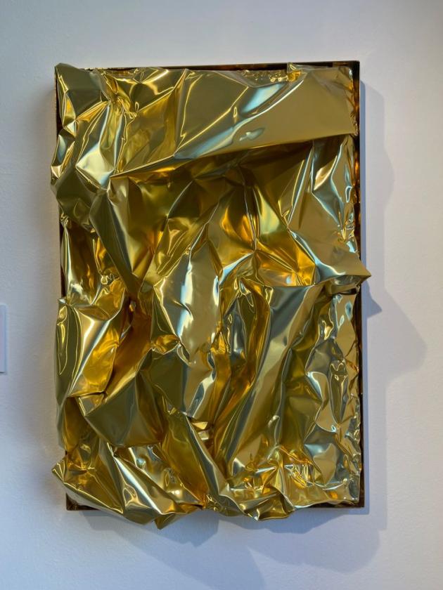 Gold Contraction di Tiziana Lorenzelli al Superstudio Oblong Gallery