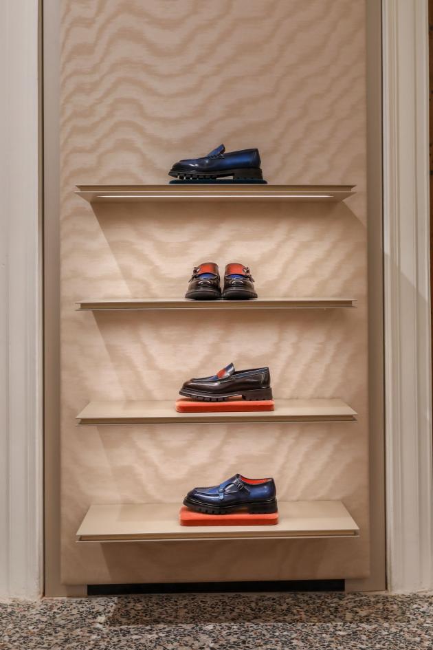 Santoni