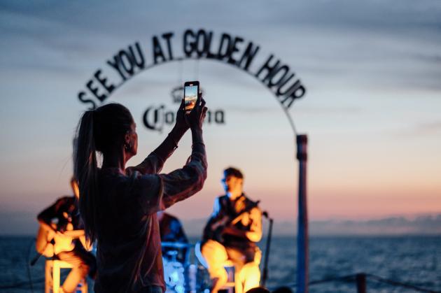 Corona Natural Bar