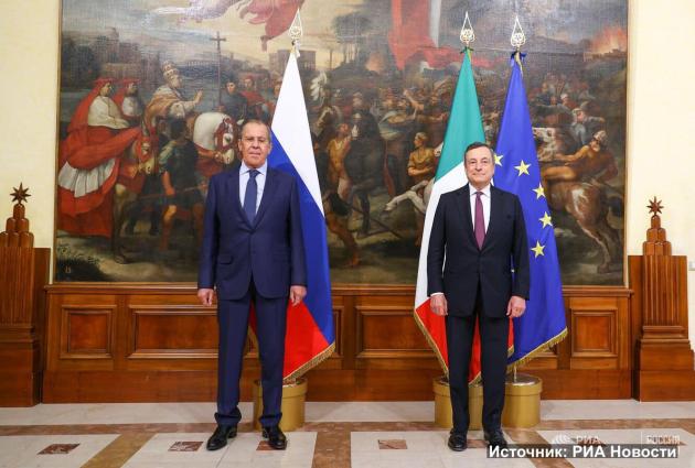 Lavrov e Mario Draghi, una foto ufficiale insieme