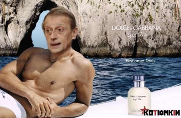 Fassino con accanto un profumo 
