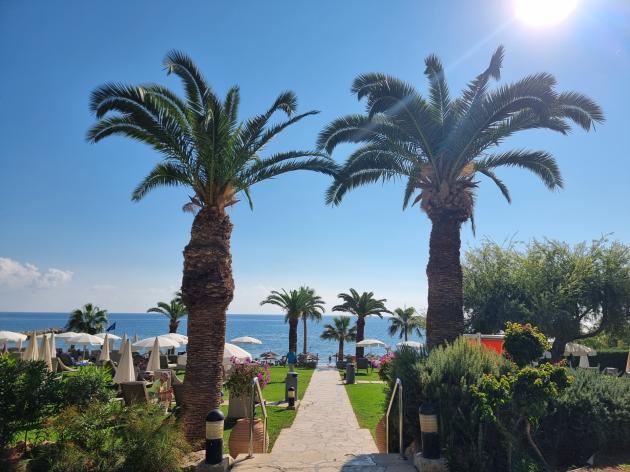 La spiaggia dell'Hotel MedBeach a Limassol