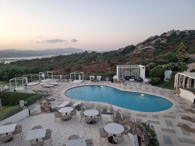 La piscina del Sulià Porto Rotondo (courtesy)