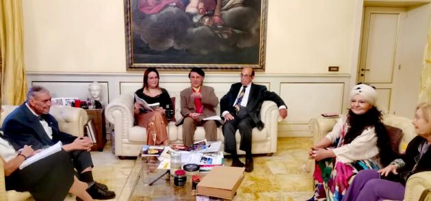 Il regista Enzo Antonio Cicchino con l’Avv Carlotta Ghirardini e l’Avv Fabrizio Abbate 