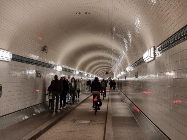 L'Elbtunnel di Amburgo