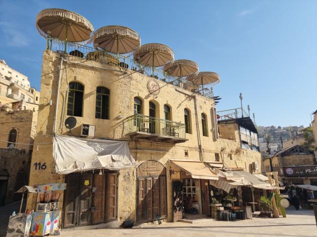 Salt e gli edifici in pietra bianca patrimonio Unesco