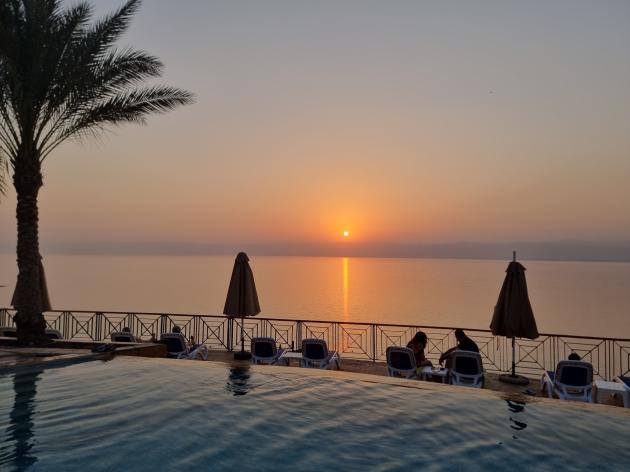 Tramonto sul Mar Morto in Giordania
