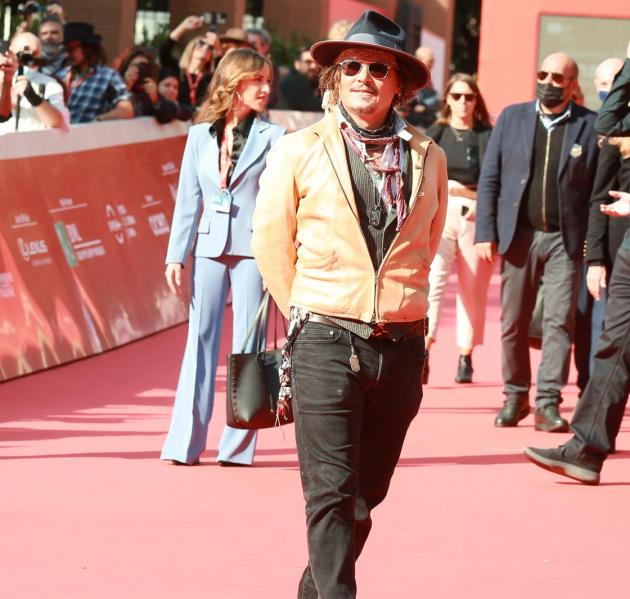 Processo Heard, parla la sorella di Depp. E lui si commuove
