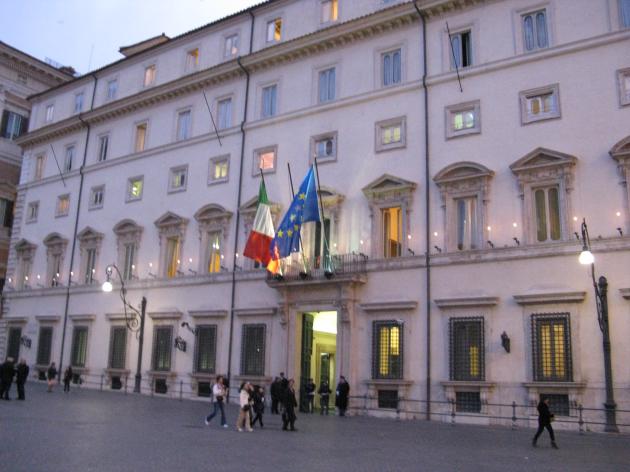 Aumento bollette, cabina di regia con Draghi. Giorgetti: "Presto intervento del Governo"