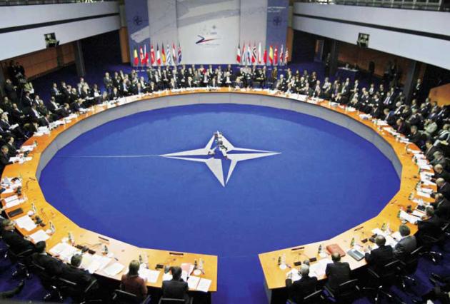 Kosovo, la Nato invia altri 700 soldati. Borrell: "Non possiamo permetterci un'altra guerra"