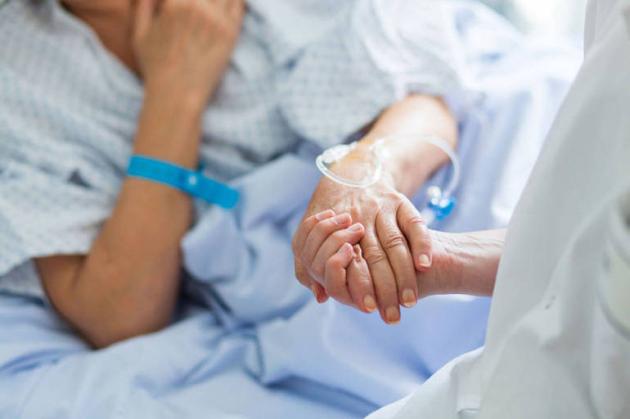 suicidio assistito eutanasia fine vita Coscioni Cappato Toscana donna 54 anni 54enne