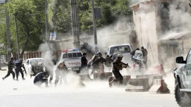 Afghanistan, protesta a Kabul: talebani sparano per disperdere la folla 