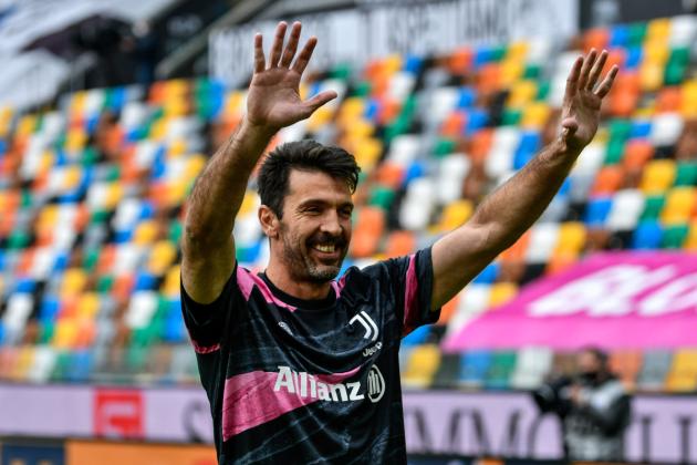Buffon si ritira dal calcio giocato, smette uno dei portieri più forti della storia: sarà capo delegazione in Nazionale