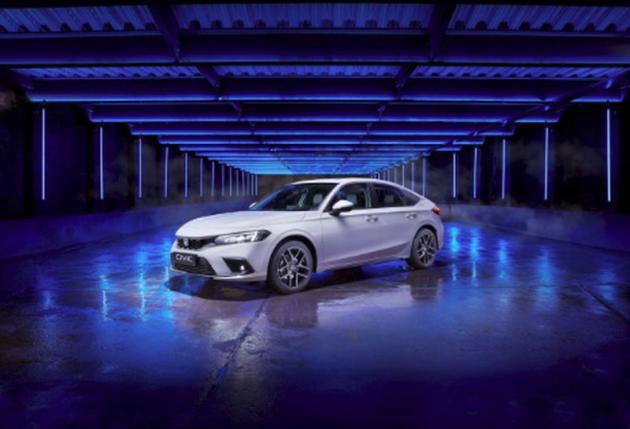 Con la nuova Civic Honda accelera la "visione elettrica"