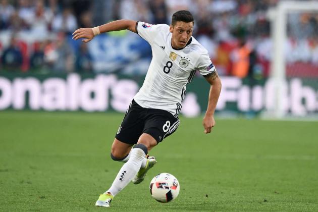 Calcio: Ex Real Madrid e Arsenal Ozil dice basta a 34 anni