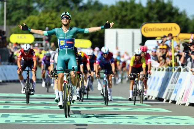 Super volata di Milan, l'Italia torna a vincere al Tour dopo 6 anni