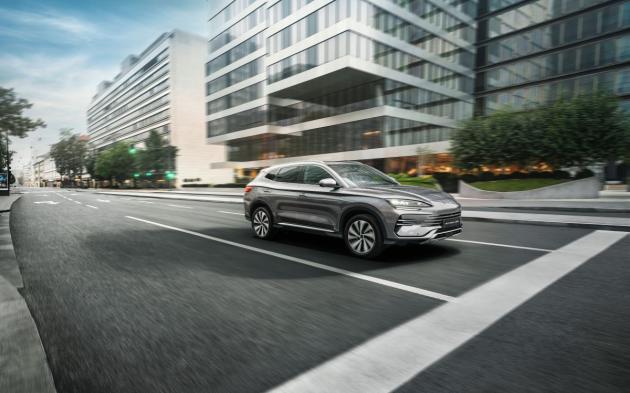 BYD accelera in Italia, crescita a tre cifre e leadership tra i NEV