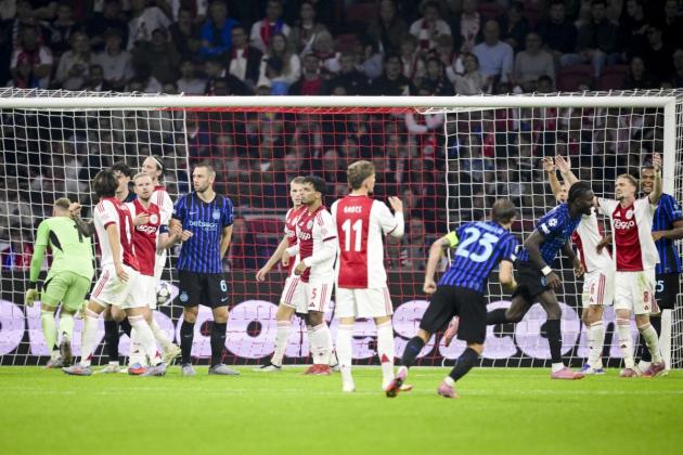 L'Inter passa 2-0 in casa Ajax, doppietta di Thuram