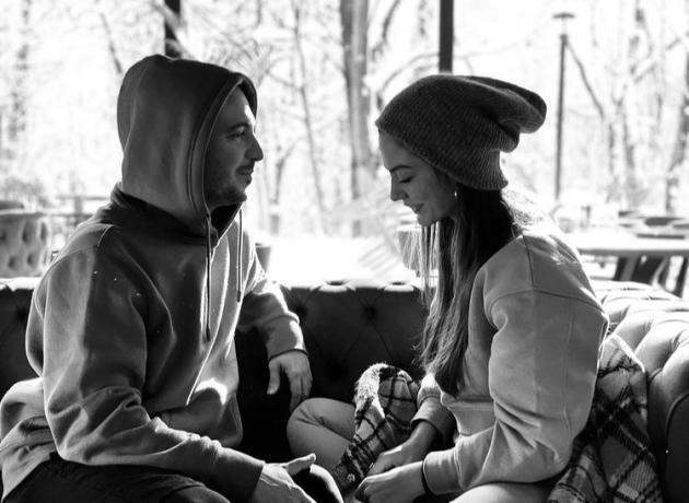 Demet Özdemir è fidanzata, ecco la prima foto dell'attrice con il suo nuovo amore