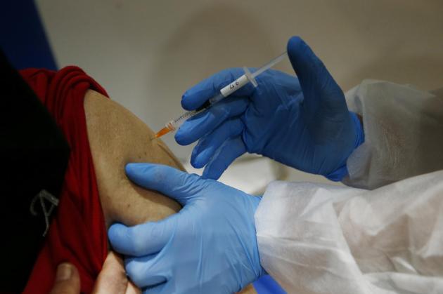 Vaccino Johnson e Johnson, Ema: "Trombosi? S&igrave;, ci potrebbe essere legame"