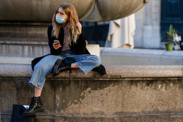Mascherine, Richeldi: "Usarle anche tra i vaccinati, la trasmissione può esserci"