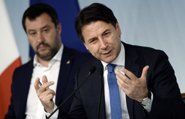 Conte critica i decreti sicurezza di Salvini. Ma al Governo c'era lui