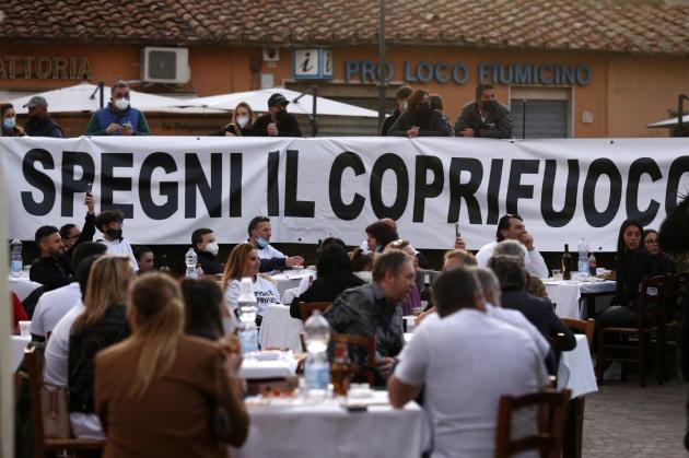 Coprifuoco Italia, il Governo si sveglia: quando finisce e cosa cambia da venerdì