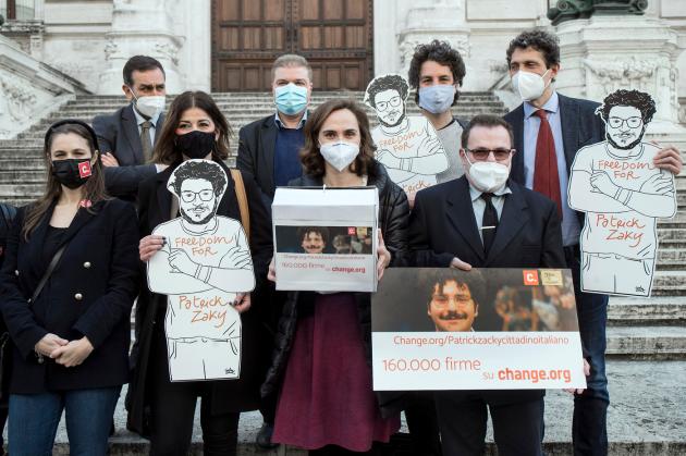 Compleanno Patrick Zaki, è il secondo da quando è in carcere in Egitto