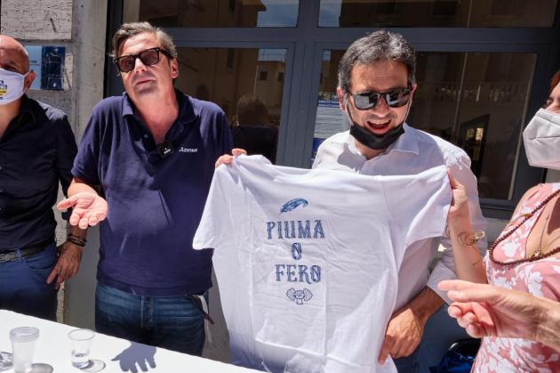 Alleanza M5s e Pd, Calenda: "Letta abbandoni 5 stelle, sono frutto avvelenato"
