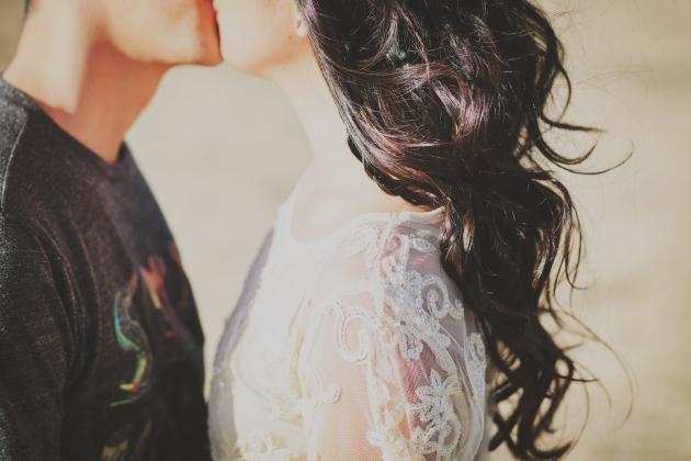 Giornata Mondiale del Bacio 2021 benefici: 5 tipi di bacio che non conoscete 