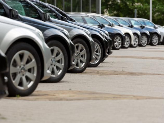 Auto europee tra realismo e declino: mercato in ripresa, regole riviste e il rischio concreto di perdere l&rsquo;industria