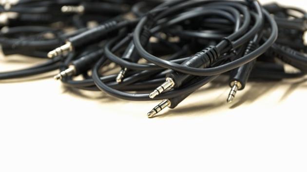Cavi audio sessisti: arriva la proposta per cambiare i nomi "maschio" e "femmina"