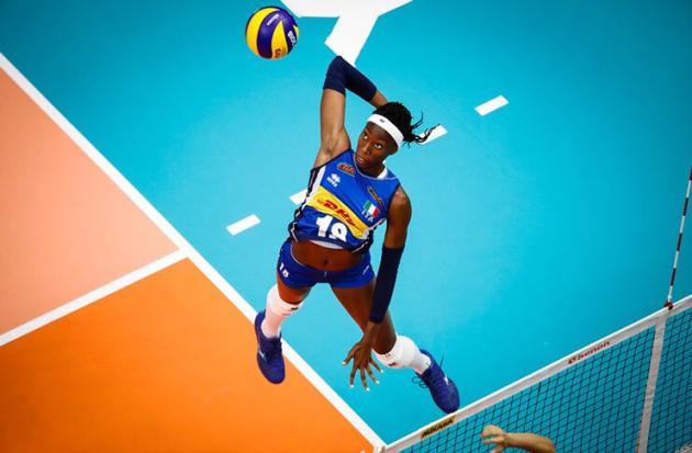 Paola Enogu volley
