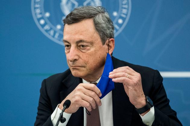 Green Pass, Draghi cambia già le (sue) regole: obbligo tampone per la conferenza
