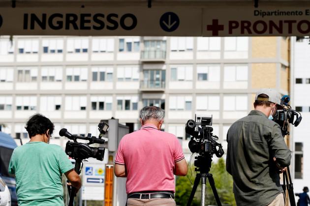 Green pass, il Governo prova a convincerci così: "Sì a visite parenti in ospedale"