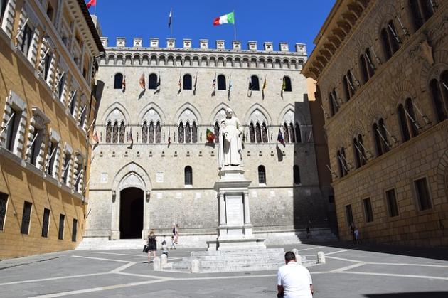 MPS, parte il risko bancario: aperte le trattative per la fusione