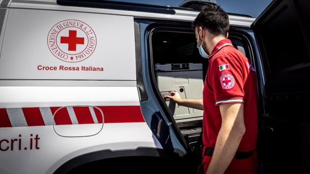 Gaza City, anche Croce Rossa sospende temporaneamente attività, portavoce: "Tank a pochi metri da noi, non operiamo in sicurezza"