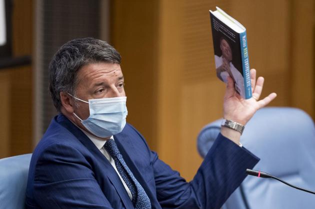 Ddl Zan, Renzi è sciuro: "Il Pd cederà perché sa che non ci sono i numeri"