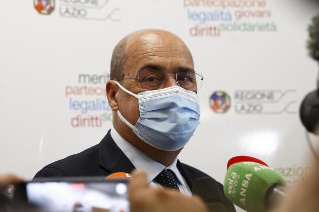 Covid, Zingaretti in quarantena: la moglie è positiva nonostante il vaccino