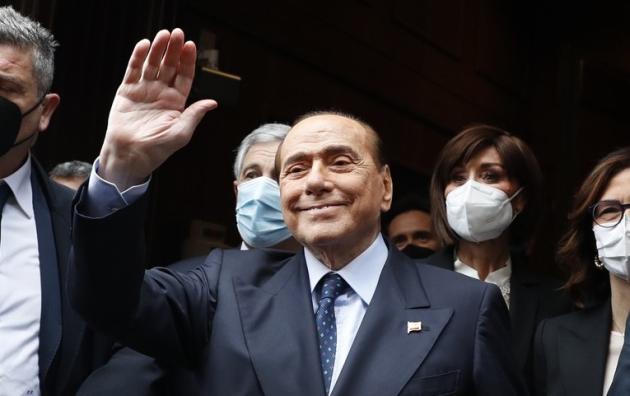 Silvio Berlusconi, ultime notizie: l'ex premier è stato dimesso e torna ad Arcore 