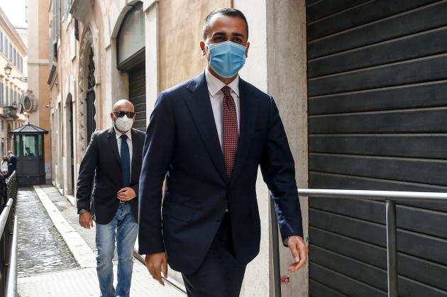 Luigi Di Maio risponde alle minacce: "La violenza non è libertà: va condannata"