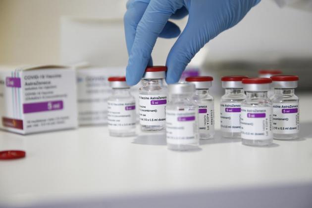 Covid, vaccini in scadenza: la fine di AstraZeneca..