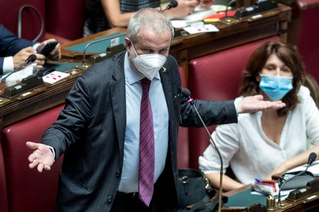 Green pass obbligatorio sui treni, Borghi: "Il blocco? Qualcuno avrebbe goduto"