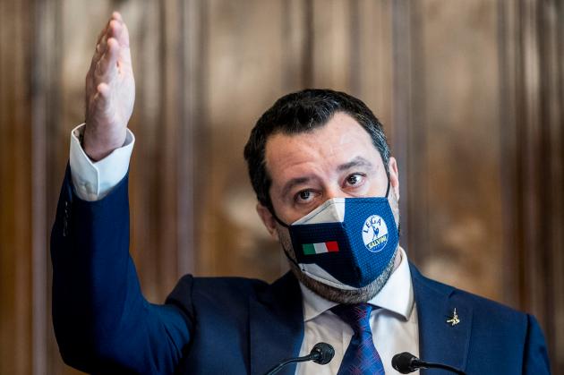 Covid, vaccino obbligatorio: la Lega è contraria ma Draghi va avanti 